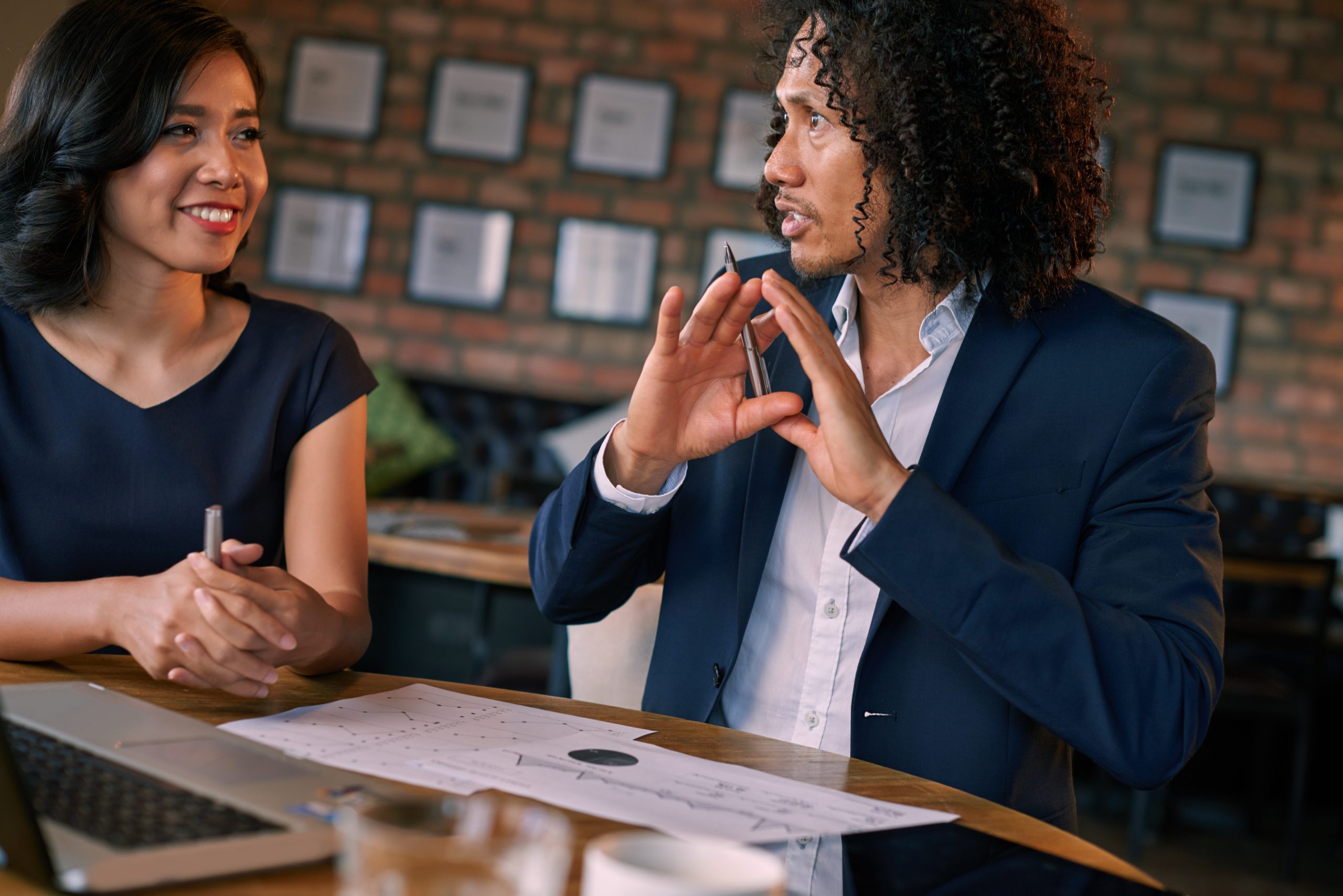 planning business goals with right b2b communication strategies